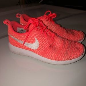 Nike flyknit roshes
